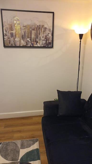 F2 2 Bed Flat In Hammersmith Opposite Olympia - Sleeps 5 People *