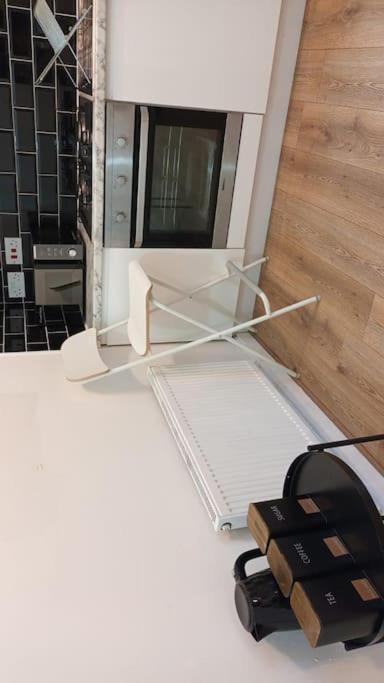Apartment F2 2 Bed Flat In Hammersmith Opposite Olympia - Sleeps 5 People