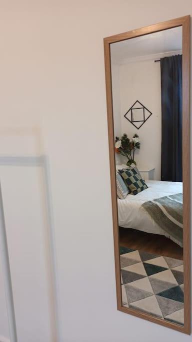 F2 2 Bed Flat In Hammersmith Opposite Olympia - Sleeps 5 People Apartment *